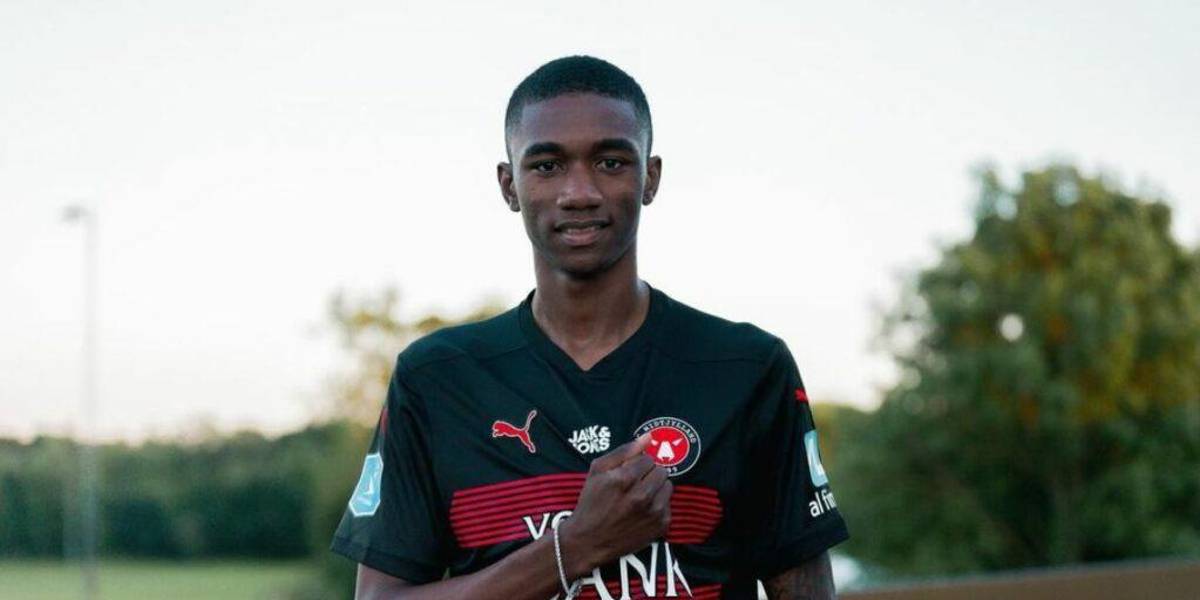 Denil Castillo anota un gol en la Europa League