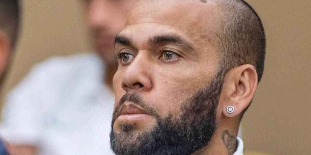 Dani Alves: una jueza lo procesa por agresión sexual y ordena pagar 165 mil dólares a la víctima