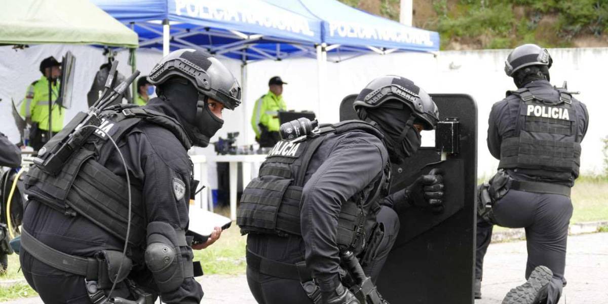 El FBI capacitará a policías ecuatorianos para enfrentar a organizaciones terroristas