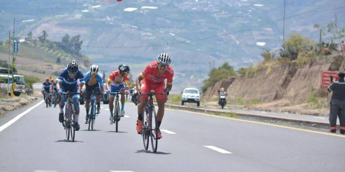 Cuatro ciclistas ecuatorianos son investigados por dopaje en 2023