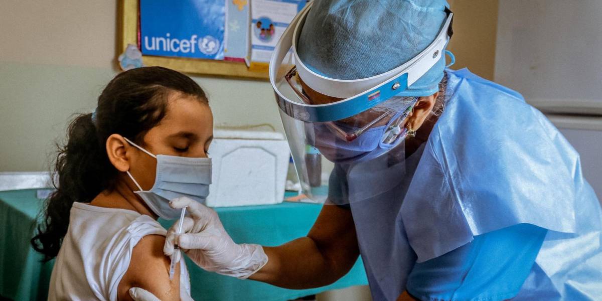 Niños desde los 3 años podrán ser vacunados en Ecuador a partir de septiembre