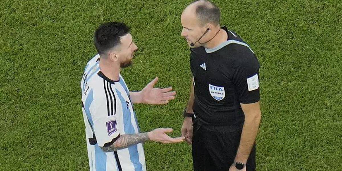 El árbitro que pitó el partido entre Argentina y Países Bajos fue apartado del Mundial Qatar 2022