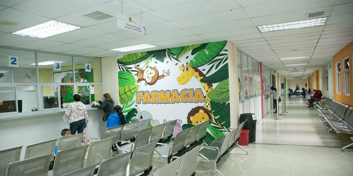 Noboa dice que mejoras en hospitales se verán en el último trimestre de 2025