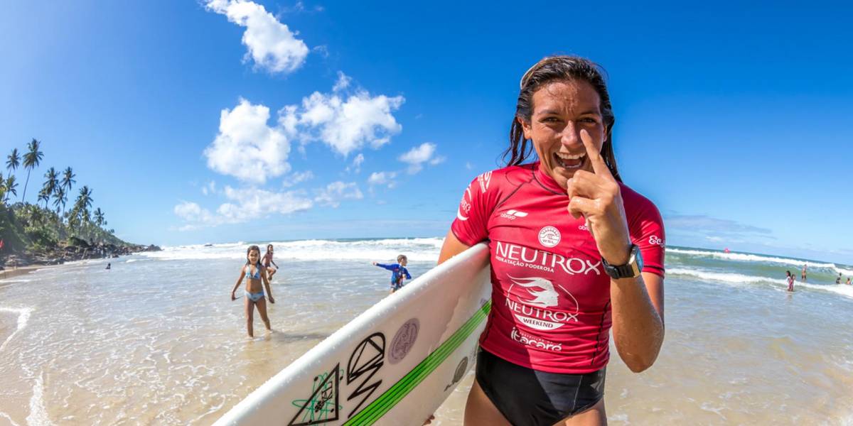 La surfista 'Mimi' Barona sella su clasificación a los Juegos Olímpicos de Tokio