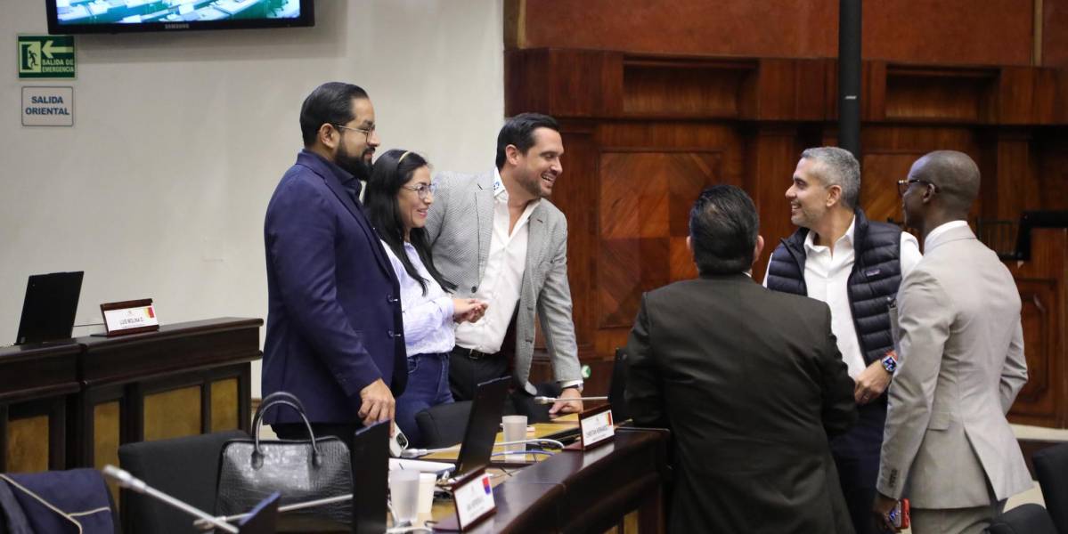 En el bloque de la Revolución Ciudadana aparecen nuevas grietas
