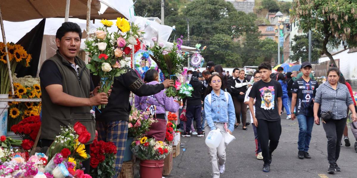 Feriado de Noviembre: Día de los Difuntos e Independencia de Cuenca marcan la última festividad extendida de 2025