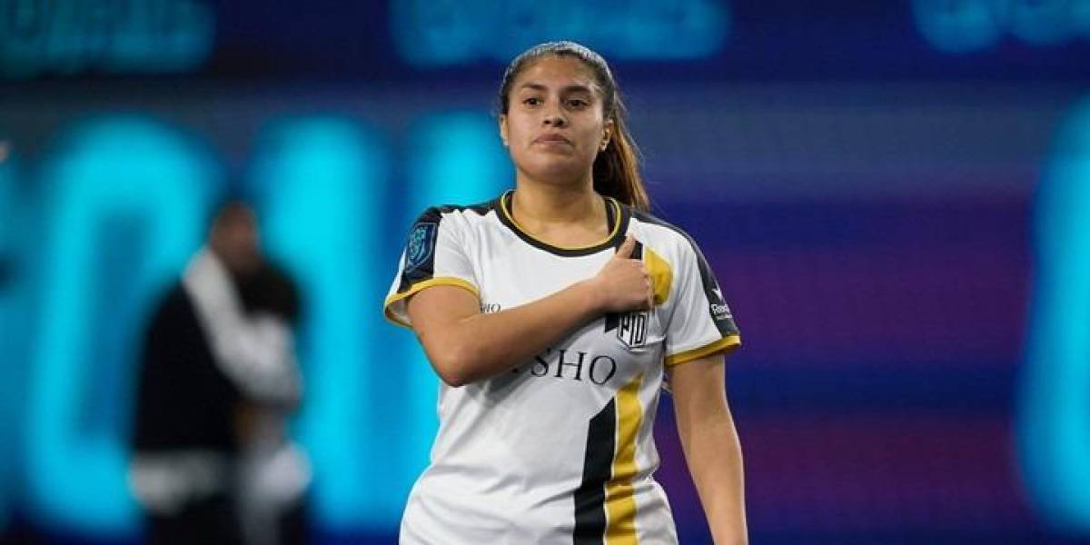 Golazo de la ecuatoriana Antonela Romoleroux en la Queens League, rompe récord en reproducciones