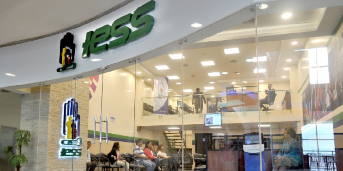 Este es el procedimiento para consultar si tiene multas o deudas con el IESS