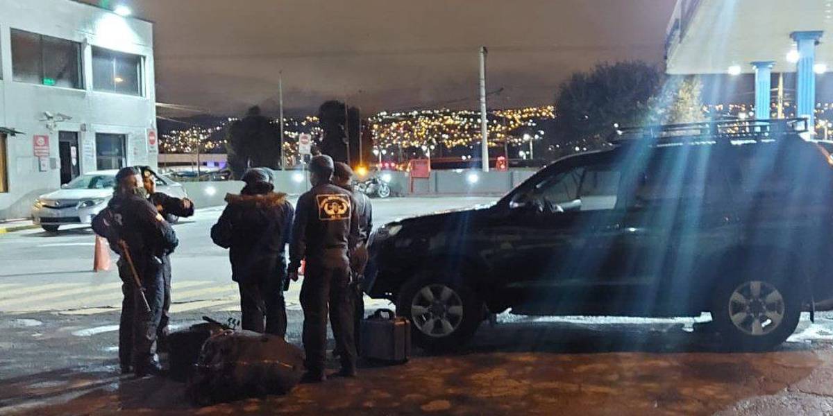 20 explosivos de alto poder fueron desactivados por la Policía, en el sur de Quito