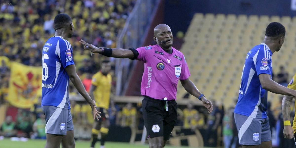 El presidente de Emelec se reunirá con Néstor Pitana para discutir el arbitraje del Clásico del Astillero