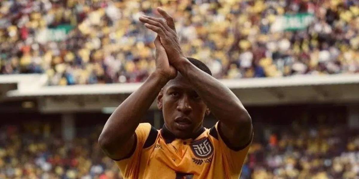 Pervis Estupiñán espera salir del Brighton. ¿Fichará por el Manchester United?