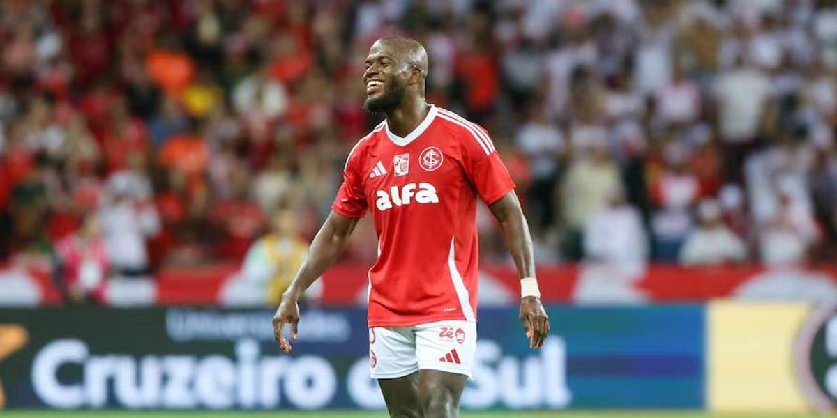Ex jugador del Inter de Porto Alegre arremetió en contra de Enner Valencia por su rendimiento