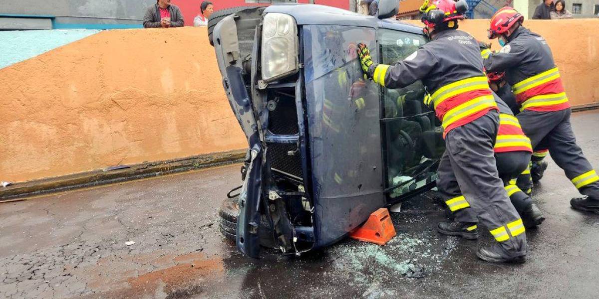 Quito: 34 siniestros de tránsito dejaron 20 heridos y ocho fallecidos durante el feriado
