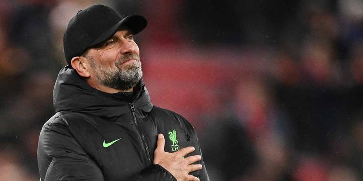 Jürgen Klopp recibió un emotivo homenaje por parte del Liverpool: Nunca caminarás solo