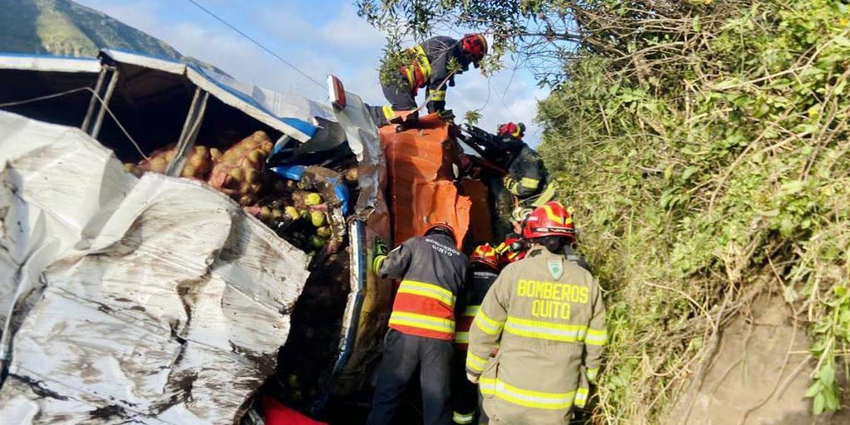 Quito: un fallecido tras siniestro de tránsito en la carretera Pifo - Papallacta