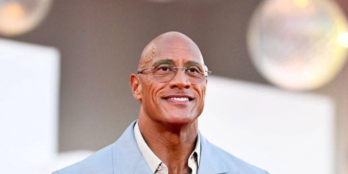 Esta es la razón detrás del cambio de look de La Roca en el Festival de Cine de Venecia