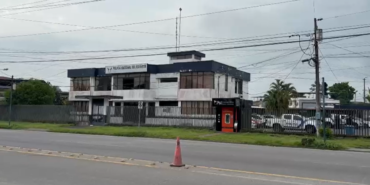 Policías son retenidos en Esmeraldas por integrar una presunta red de extorsión a conductores