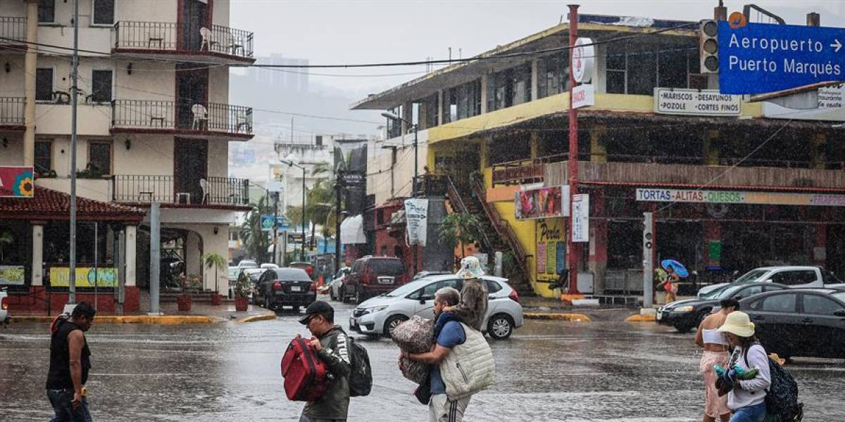 El huracán Hilary se debilita a categoría 1 y causa fuertes lluvias en Baja California, México