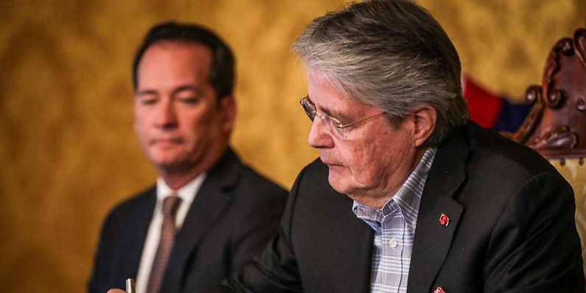 Lasso firma dos nuevos decretos-ley que serán revisados por la Corte Constitucional