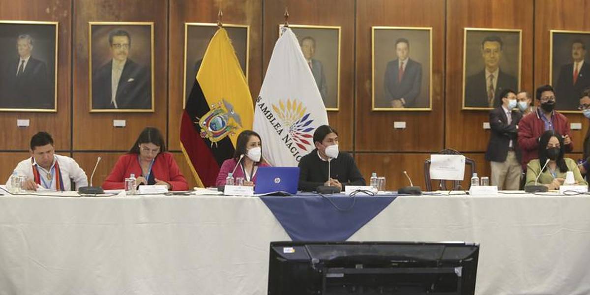 Papeles de Pandora: Comisión legislativa vuelve a citar a Lasso bajo prevención de ley