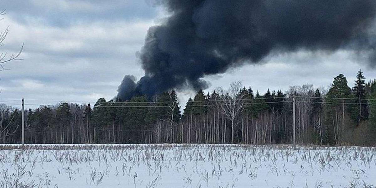 Un avión militar ruso con 15 personas a bordo se estrelló a 300 kilómetros de Moscú