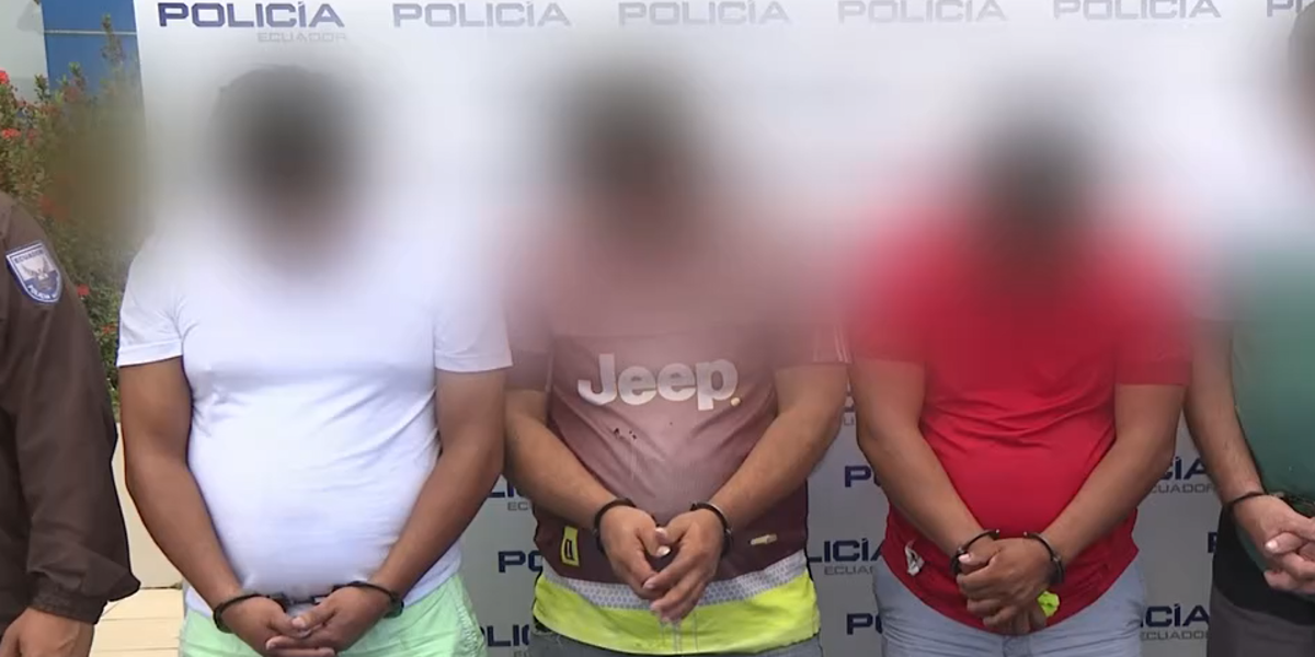 Delincuentes usaban un taxi legal para asaltar a mujeres afuera de centros comerciales, en Guayaquil