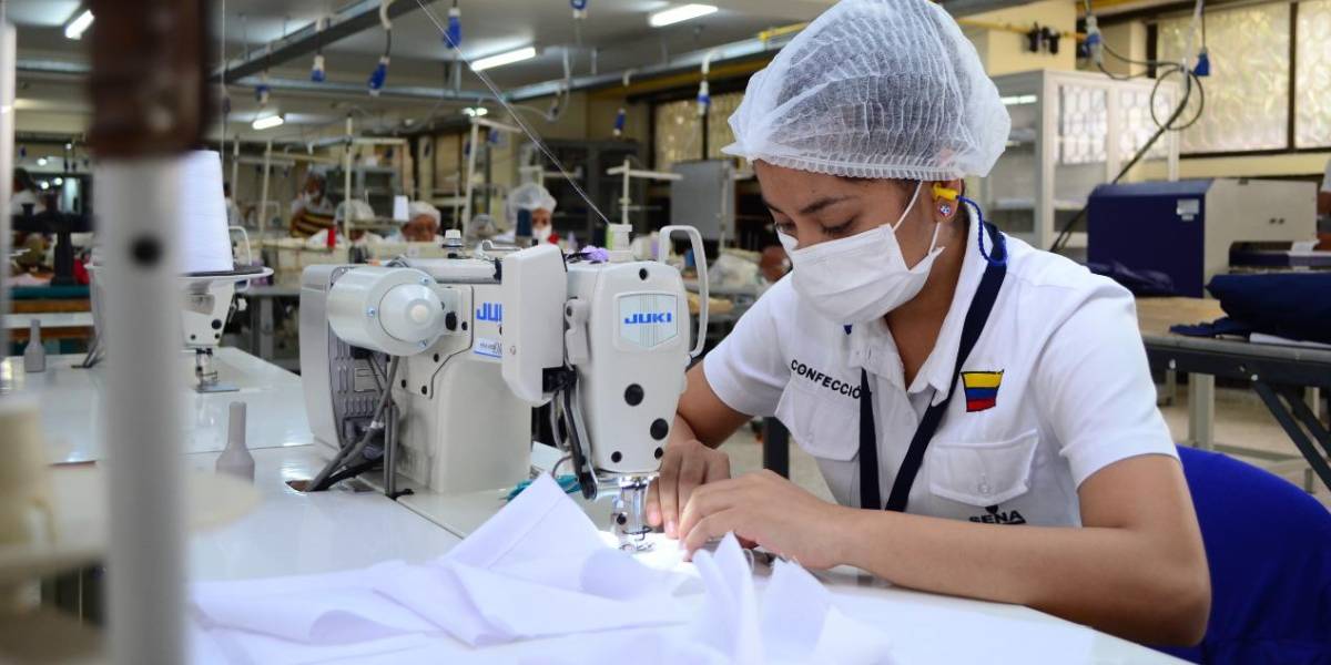 El plazo para fijar el sueldo básico del 2024 deja en manos de Daniel Noboa la última decisión