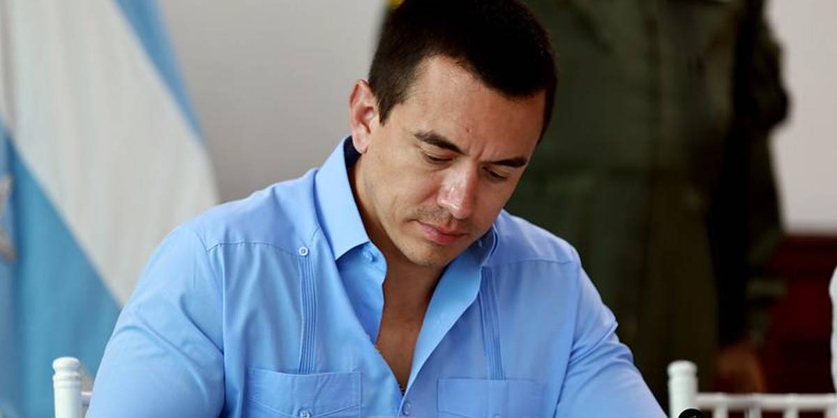 Noboa firma reglamento de la Ley de Integridad Pública: así se evaluará a medio millón de empleados públicos