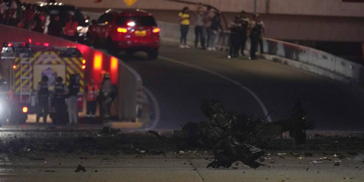 Coche bomba en Guayaquil | Ministro John Reimberg señala a Los Lobos como responsables