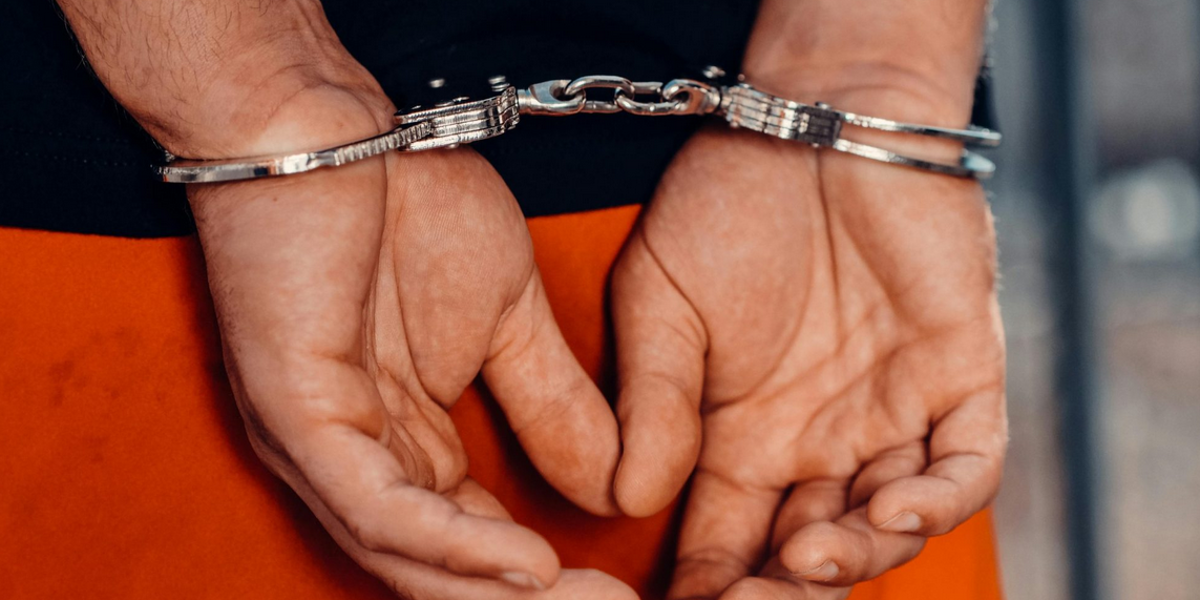 Prisión preventiva para pasante denunciado por acosar sexualmente a estudiantes en Guayaquil