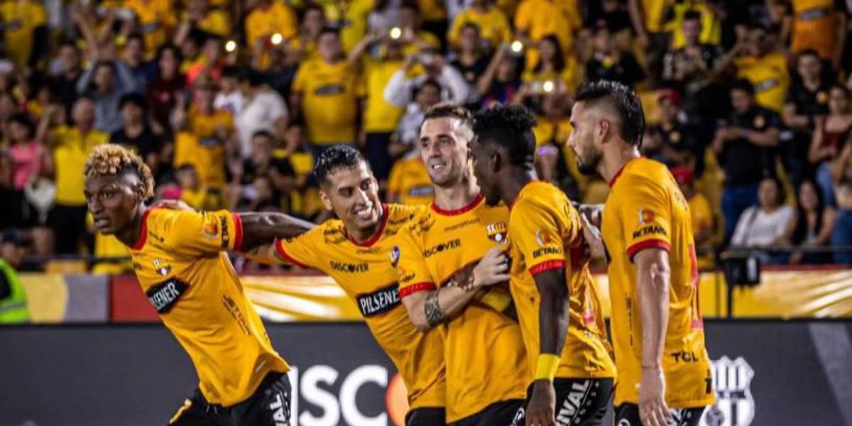 Barcelona SC y Universidad Católica ya están habilitado para inscribir jugadores en la FIFA