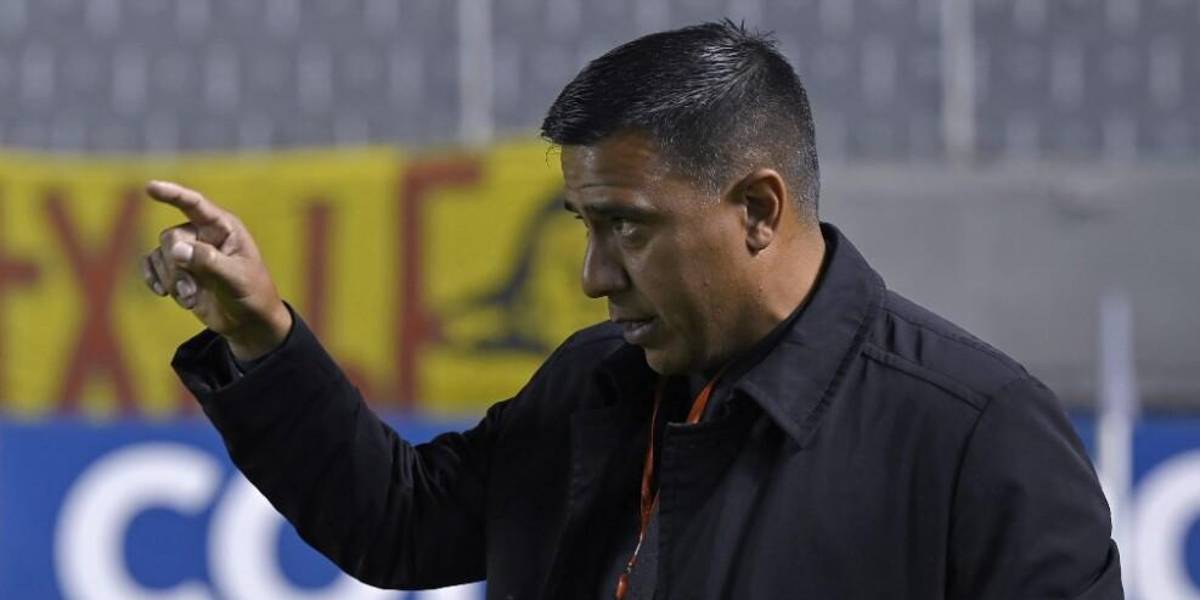 César Farías dirigirá en el fútbol colombiano luego de su paso por Aucas