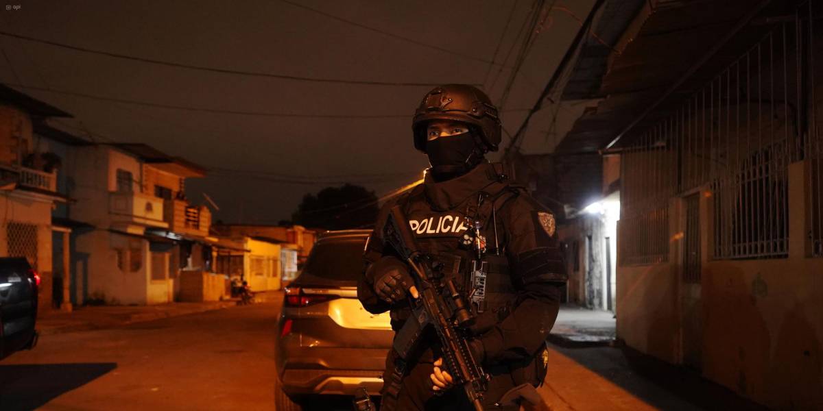 Un sentenciado por narcotráfico estaba libre y volvió a caer en operativo contra red de envío de droga a España