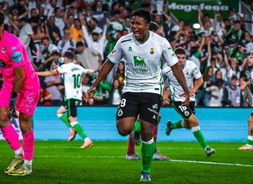 Jeremy Arévalo fue premiado como el mejor jugador de la segunda división de España en octubre.