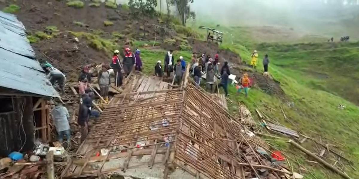 Deslizamiento de tierra deja una adulta mayor fallecida en Azuay