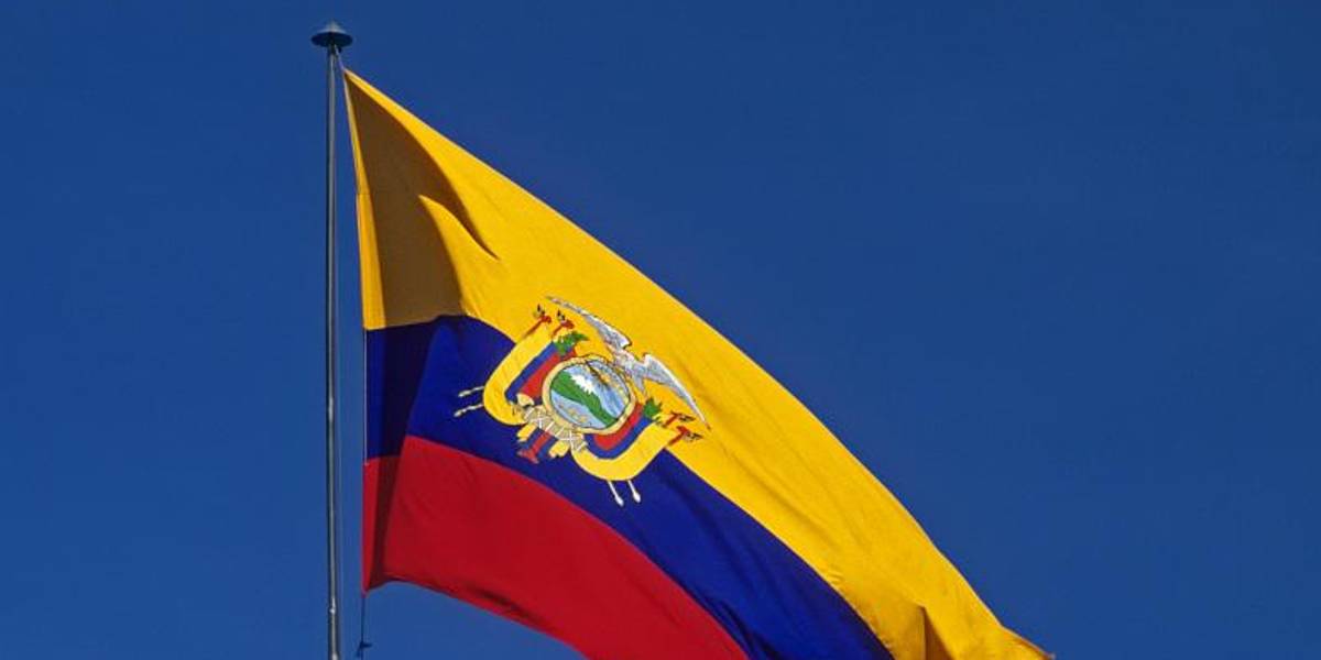 Políticos e instituciones conmemoran el Día de la Bandera Nacional