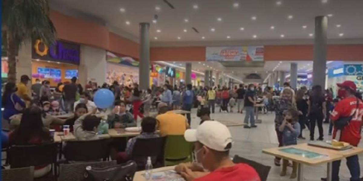 El ECU911 reportó 31 aglomeraciones en centros comerciales de Guayaquil