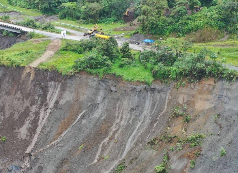 Toma aérea de la zona donde se produjo el socavón.