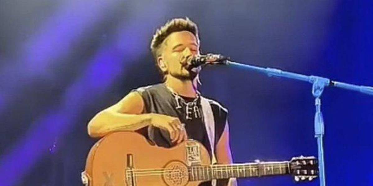 Camilo rompe en llanto en concierto de España por la pérdida de su perrita