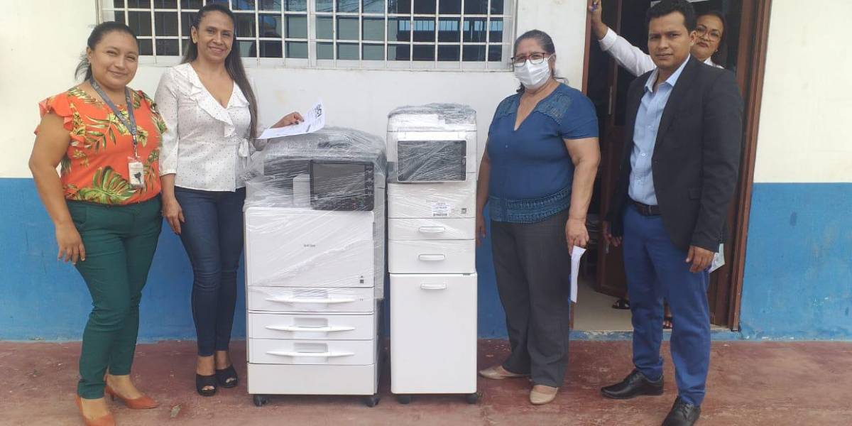 La entrega de conos e impresoras desata críticas por la ineficiencia del gasto público