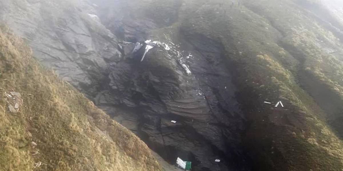 Nepal: 14 cadáveres rescatados tras accidente de avión