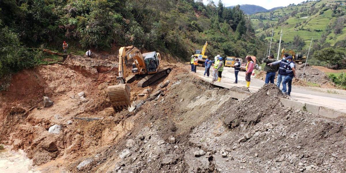 Vía Loja-Cuenca estará cerrada por 20 días; cantones lojanos han sido declarados en emergencia
