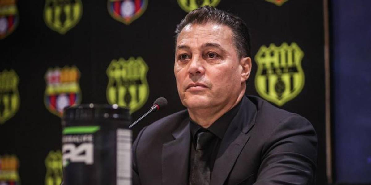 Barcelona SC: Carlos Alfaro Moreno llegó a Manta para asumir su nuevo cargo