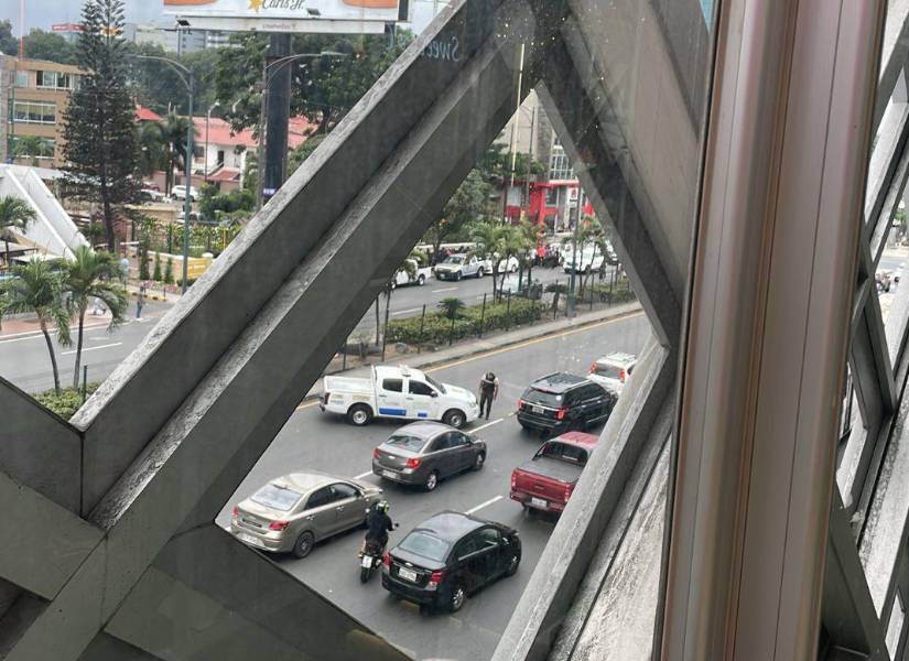 Dos centros comerciales, de los más visitados de la ciudad, están ubicados muy cerca de donde ocurrió el doble crimen.