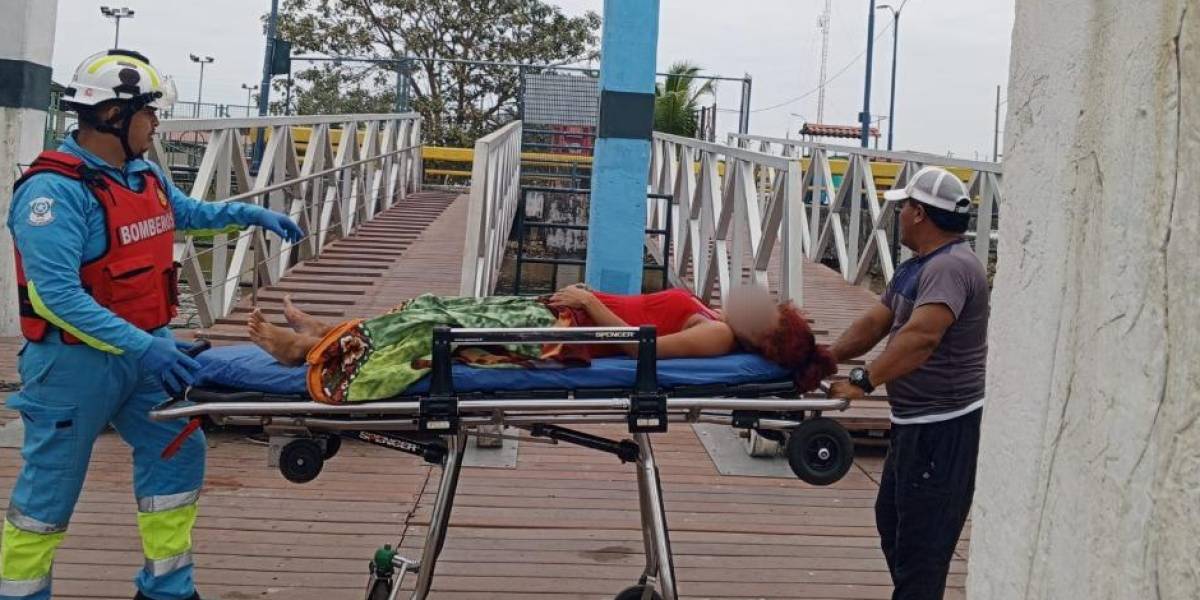 Una mujer que había salido desde la Isla Puná para dar a luz en Guayaquil parió en una lancha
