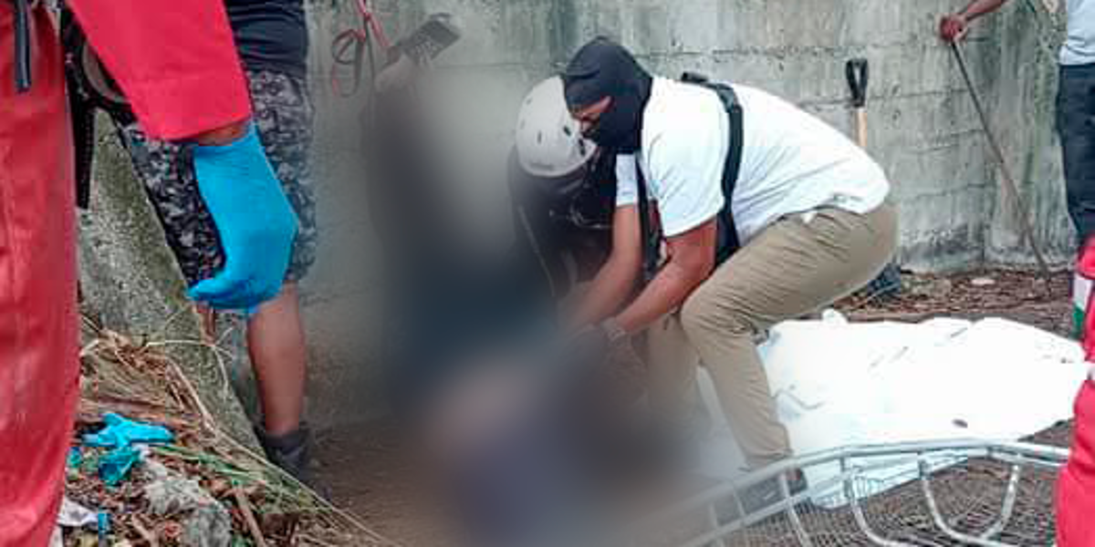 Esmeraldas | Policía halla el cadáver de un adolescente y otros restos óseos en una cisterna
