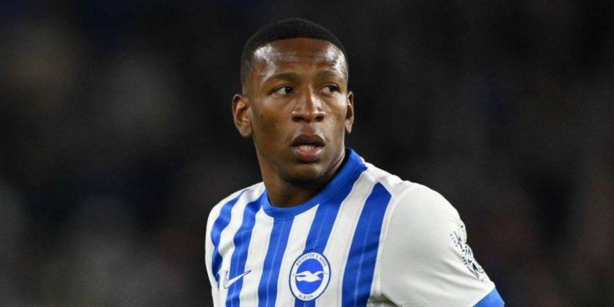 El millonario precio que pide el Brighton al AC Milan para vender a Pervis Estupiñán