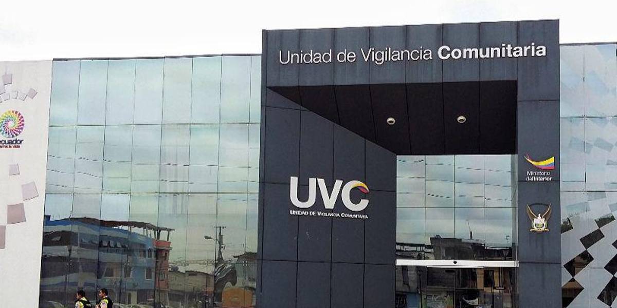 Una jueza ordena medidas alternativas para cinco policías acusados de haber violado a un hombre, en Guayaquil