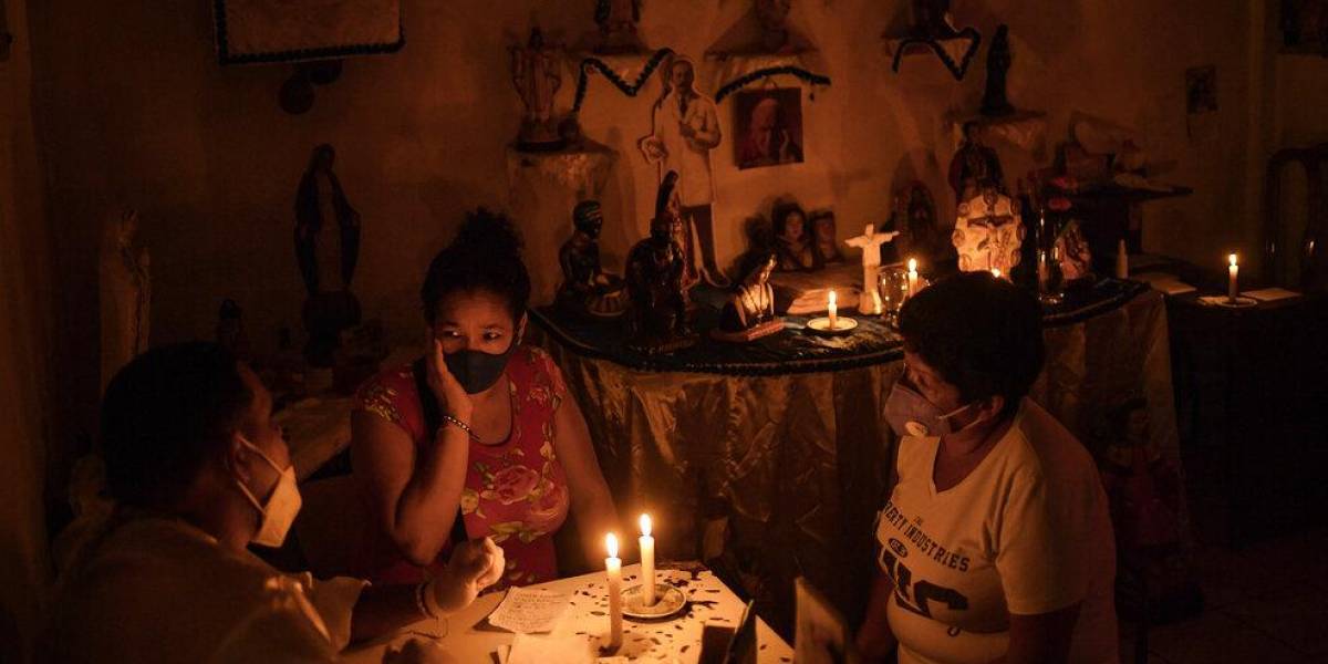 Rituales de sanación de espiritistas ganan lugar en Venezuela