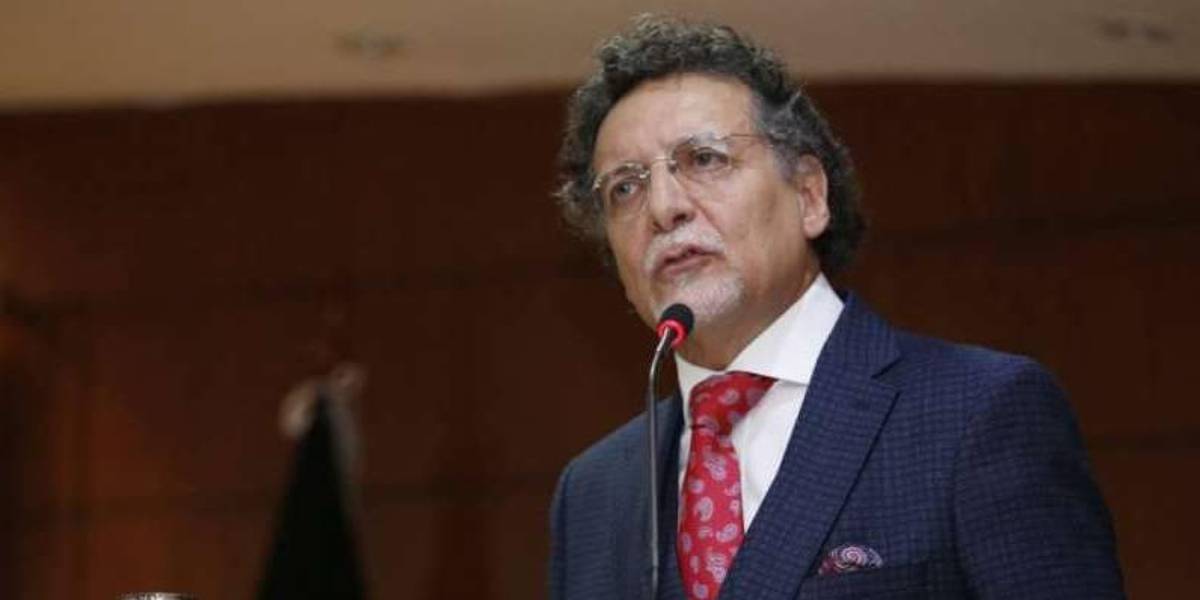 Pablo Celi renuncia a su cargo de Contralor